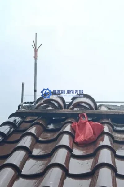 galeri-pemasangan-anti-petir-1-429x1024-400x600